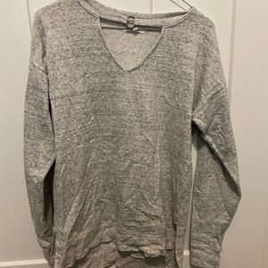 V-neck crew neck sweatshirt